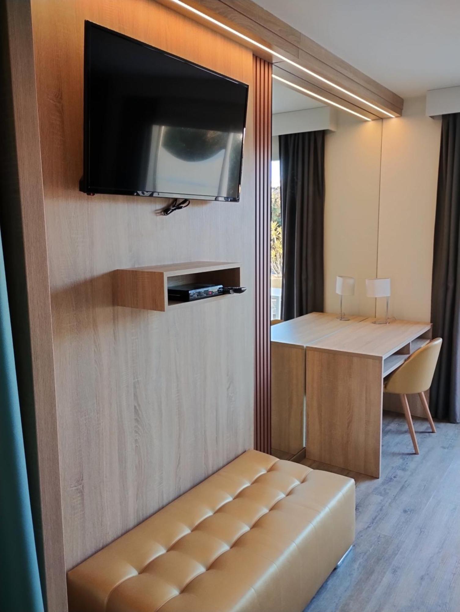 Le Jardin D'Eden "Reserve Aux Couples" Agde Bagian luar foto