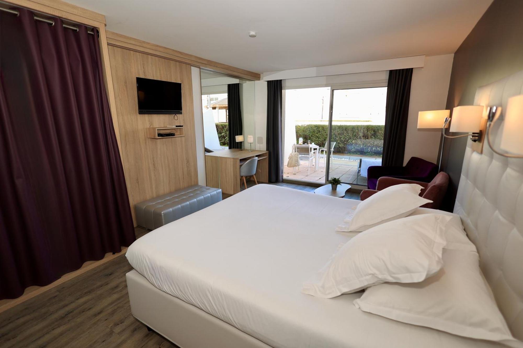 Le Jardin D'Eden "Reserve Aux Couples" Agde Bagian luar foto
